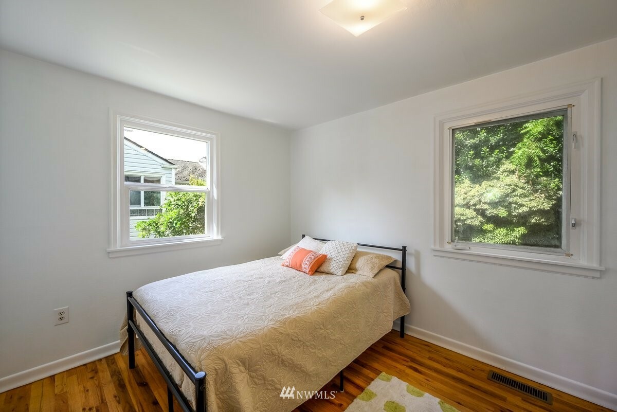 Property Photo:  1502 Cedar Street  WA 98201 