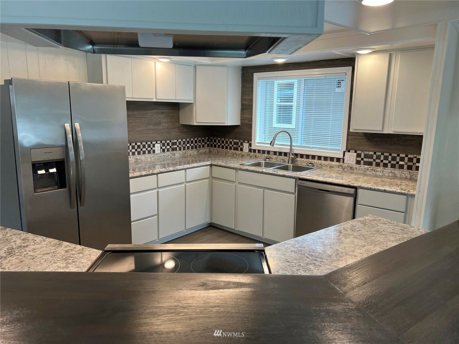 Property Photo: 3371 SE Bielmeier Road 32 WA 98367