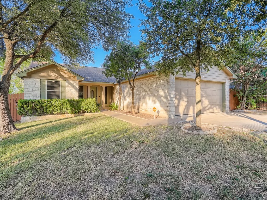 Property Photo: 5607 China Berry Road TX 78744