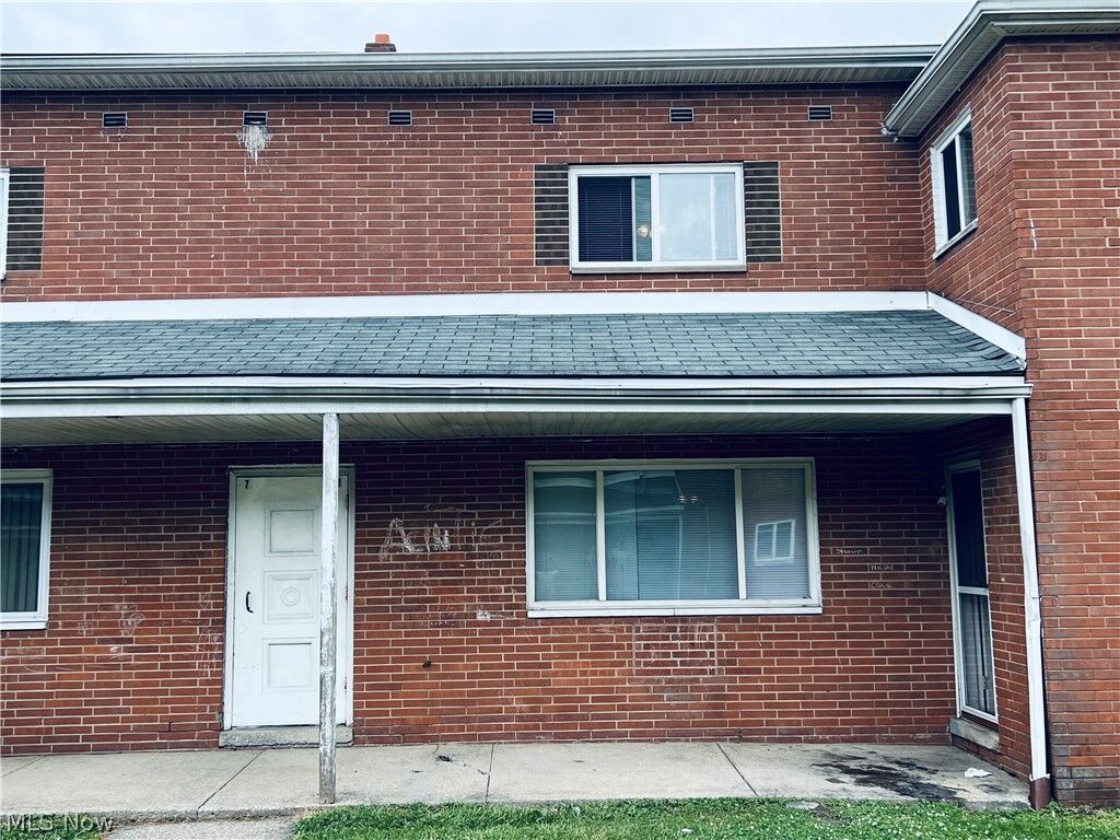 Property Photo:  23901 Banbury Circle C  OH 44128 