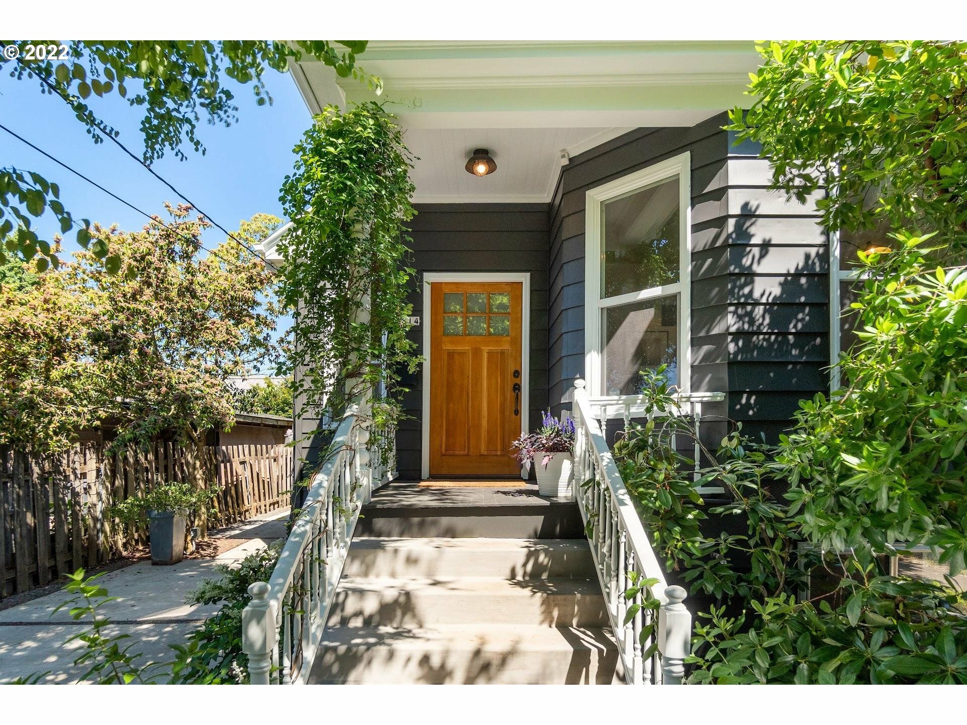 Property Photo: 2814 SE 20th Ave OR 97202