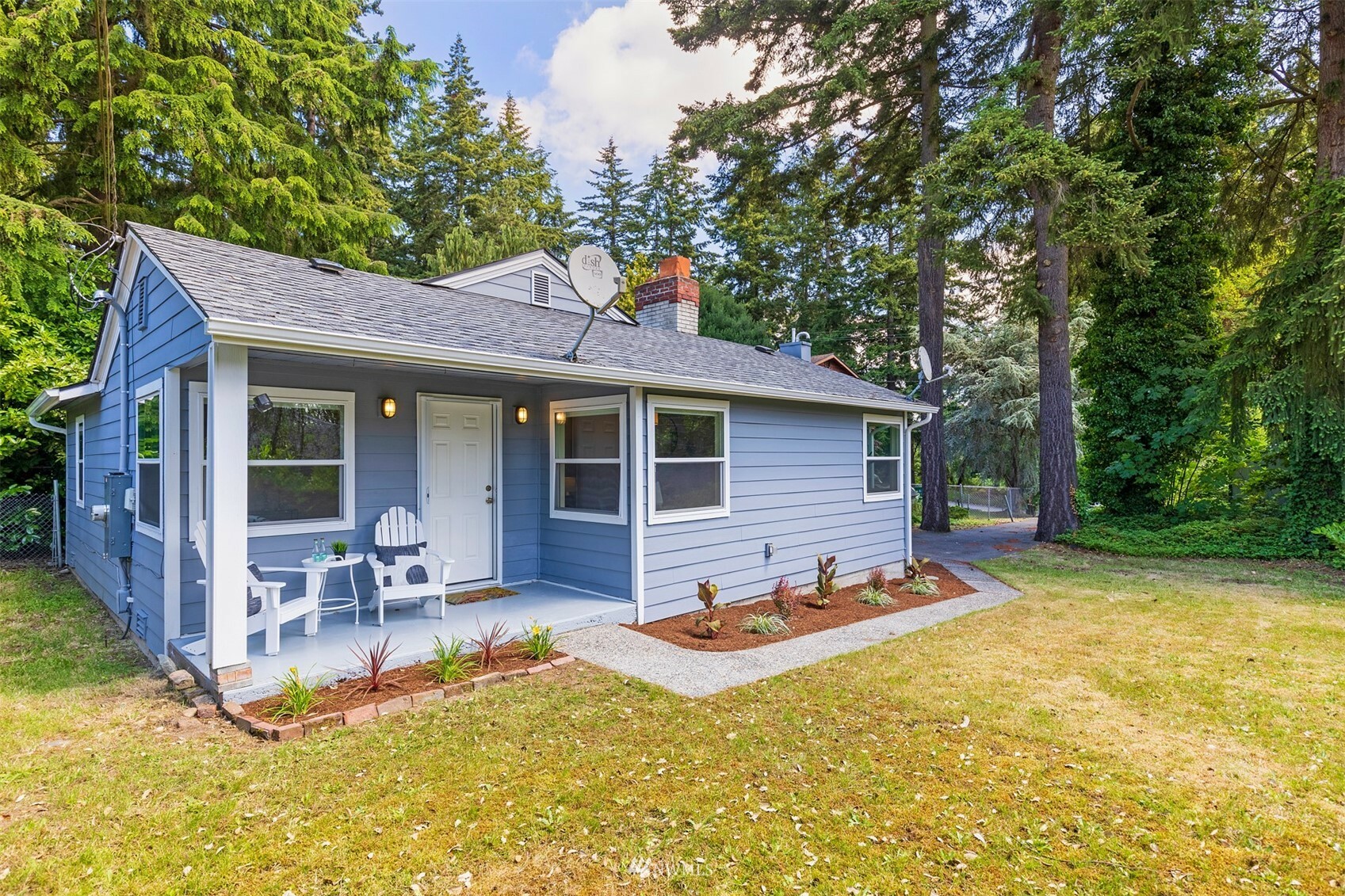 Property Photo:  14501 Fremont Avenue N  WA 98133 