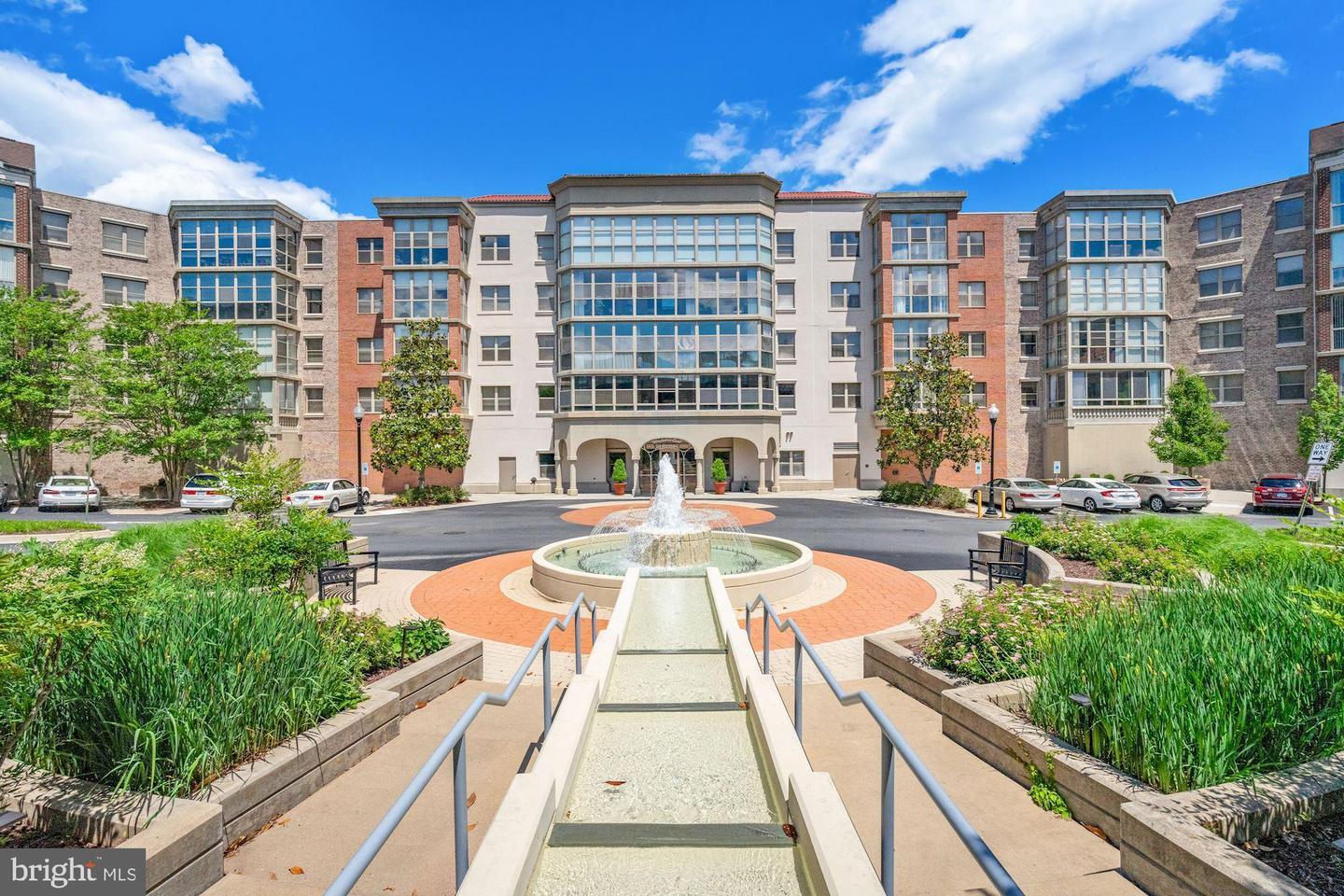 Property Photo:  19360 Magnolia Grove Square 109  VA 20176 