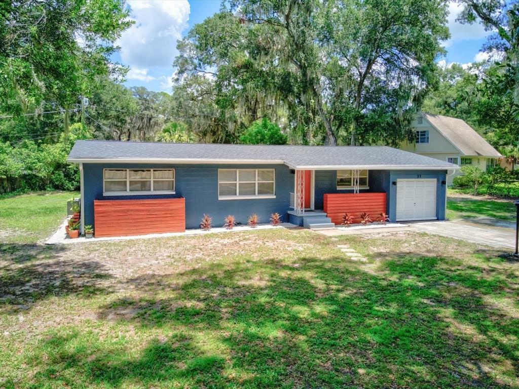 Property Photo:  27 N University Circle  FL 32724 