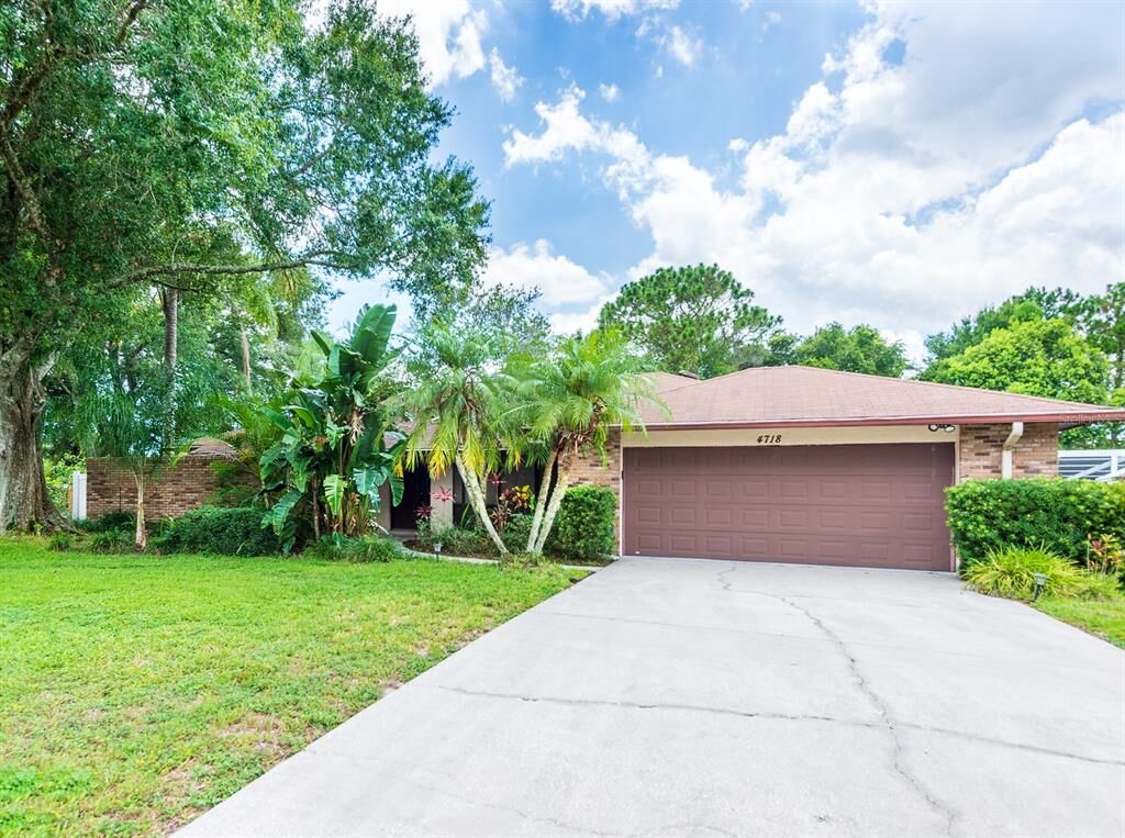 Property Photo: 4718 Windflower Circle FL 33624
