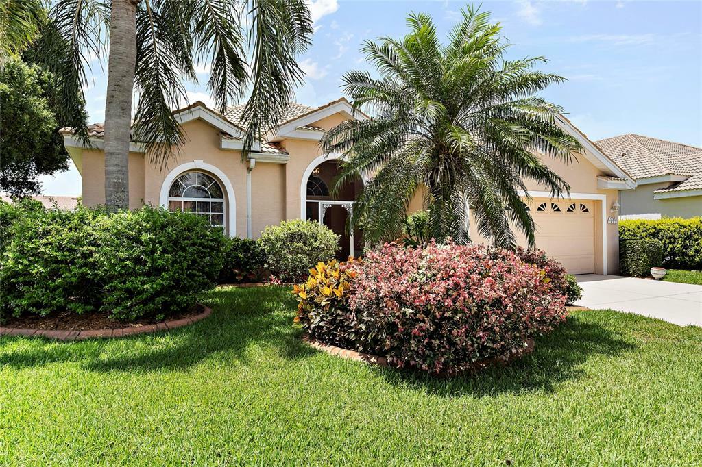 Property Photo:  6851 Wagon Wheel Circle  FL 34243 