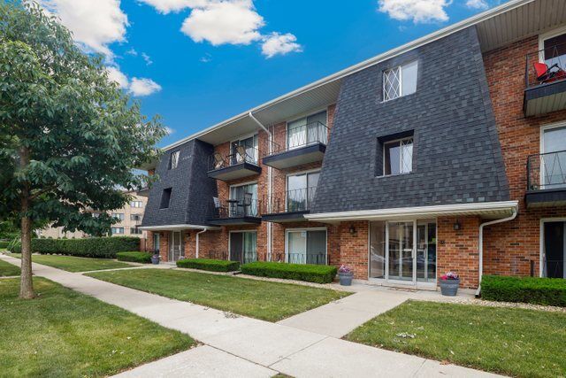 Property Photo: 11012 S Keating Avenue 2C IL 60453