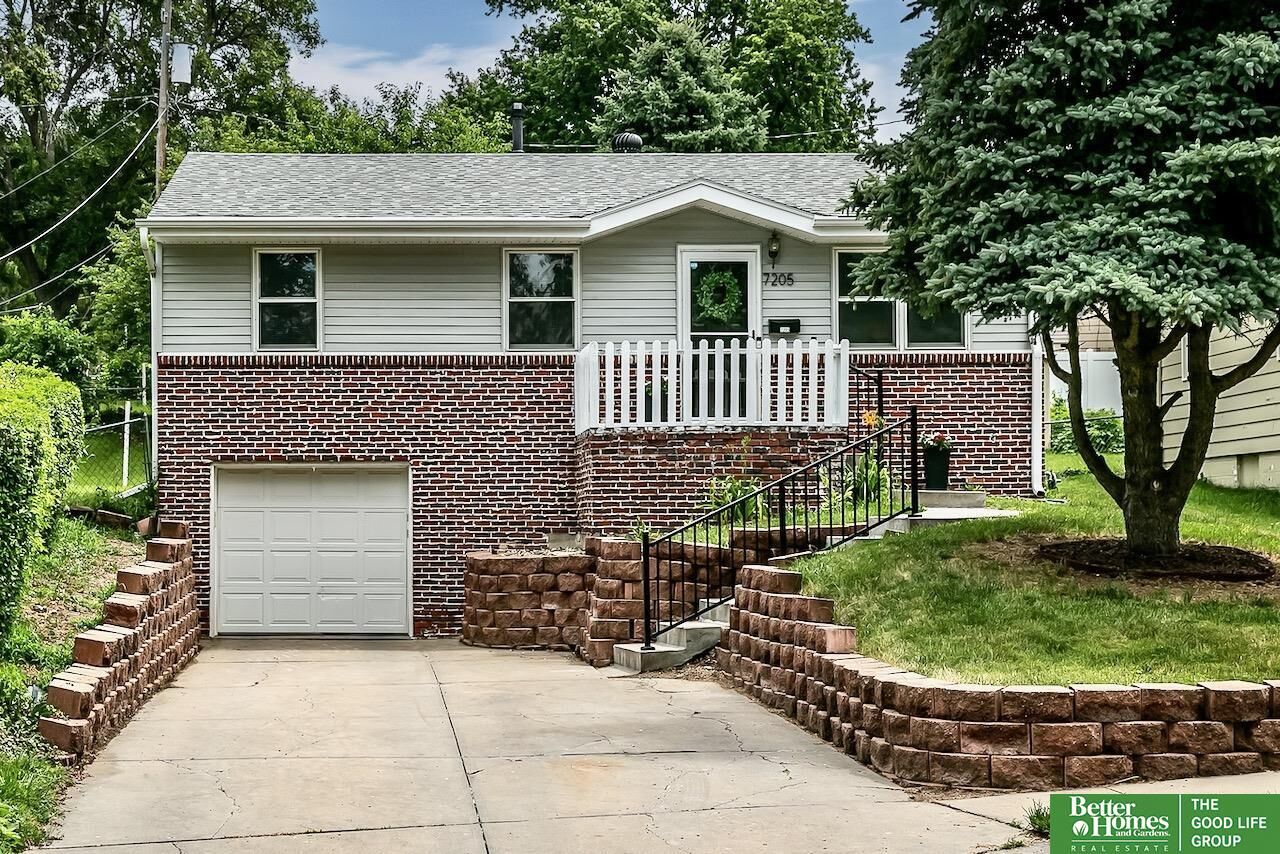 Property Photo:  7205 S 40th  NE 68147 