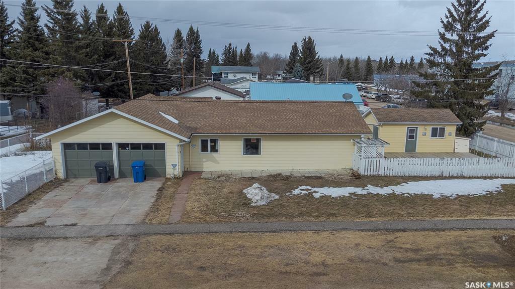 701 2nd Avenue  Loon Lake SK S0M1L0 photo