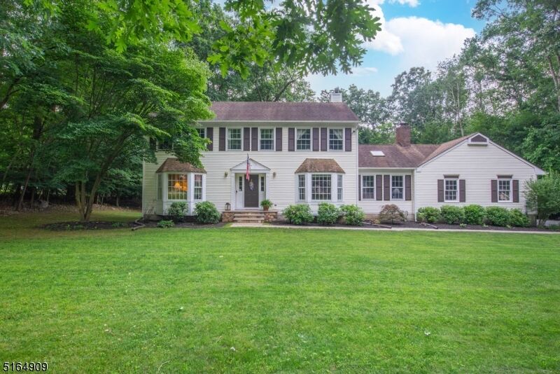 Property Photo: 5 Powhatatan Way NJ 07828