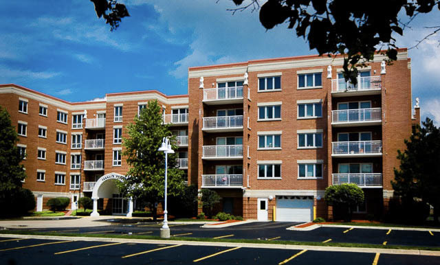 4655 N Cumberland Avenue 412  Norridge IL 60706 photo