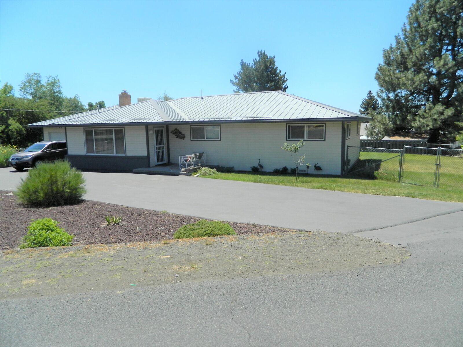 Property Photo:  6376 Shasta Way  OR 97603 