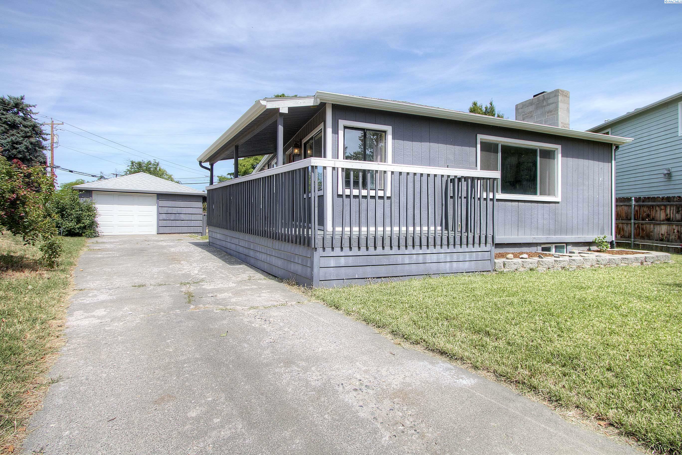 Property Photo: 1319 W Bruneau Ave WA 99336