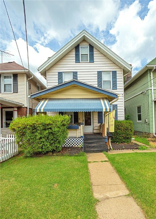 Property Photo:  123 9th Street  PA 15145 