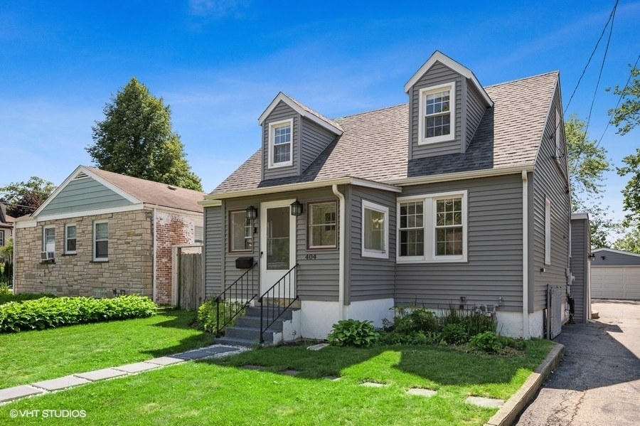 Property Photo:  404 N Central Avenue  IL 60040 