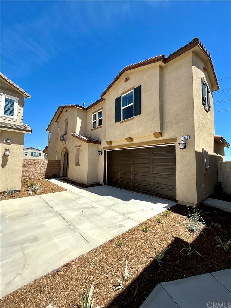 Property Photo:  1586 Redwoods Place  CA 91784 