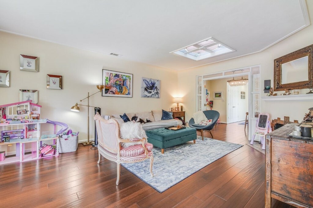 Property Photo:  