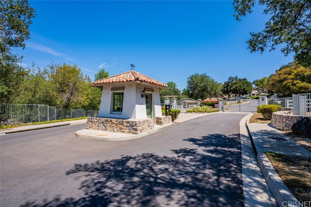 Property Photo:  926 Puesta Del Sol  CA 91360 