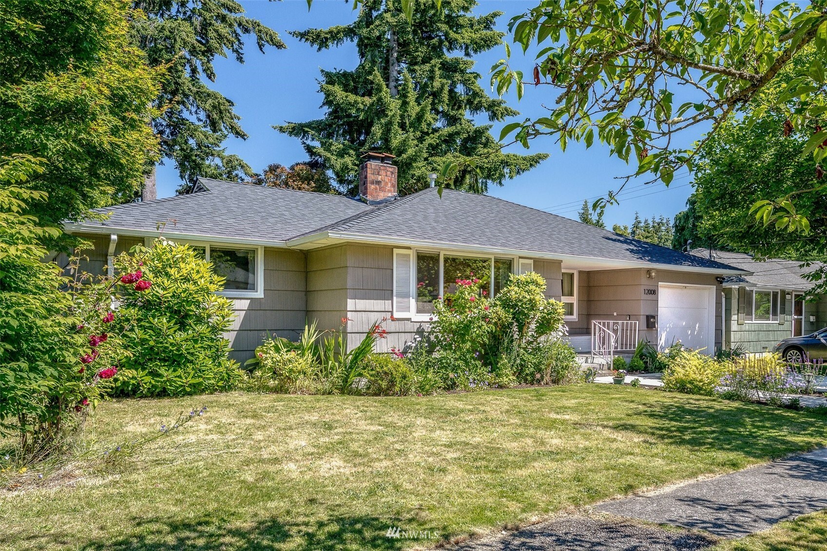 Property Photo:  12008 Burke Avenue N  WA 98133 