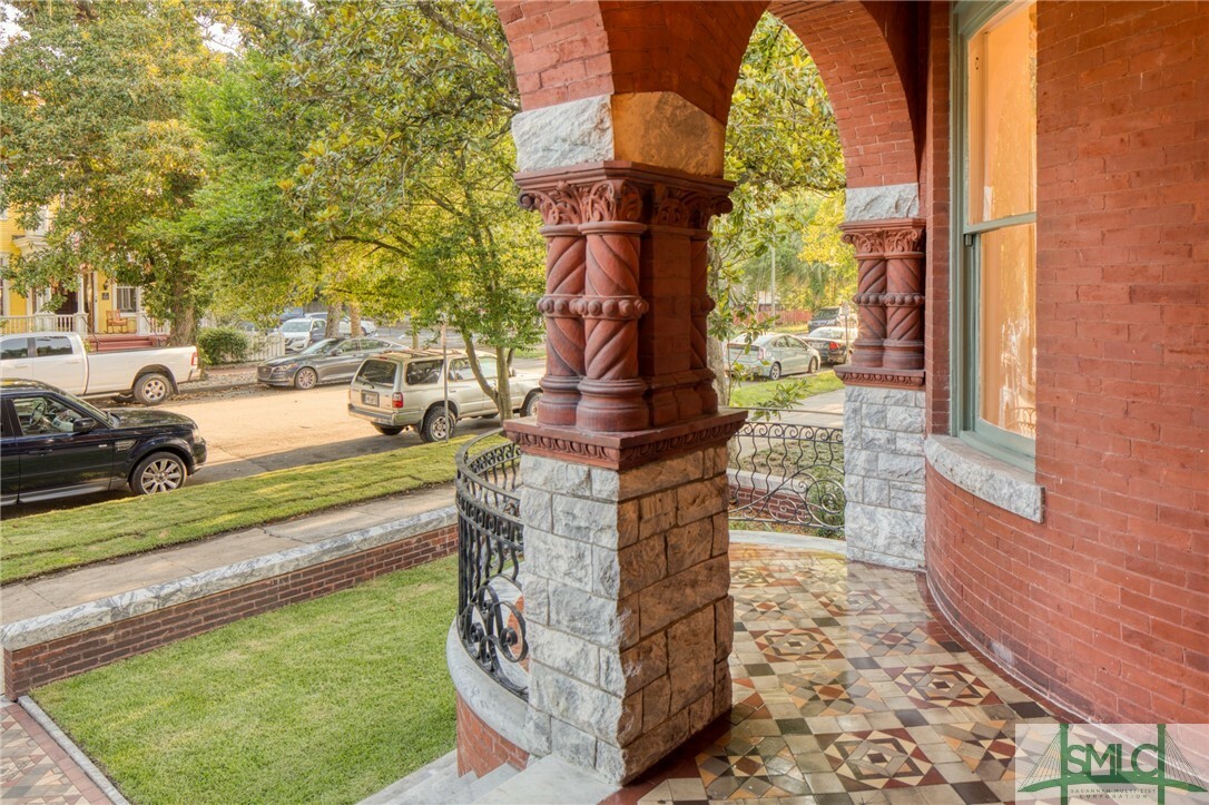 226 E Huntingdon Street  Savannah GA 31401 photo