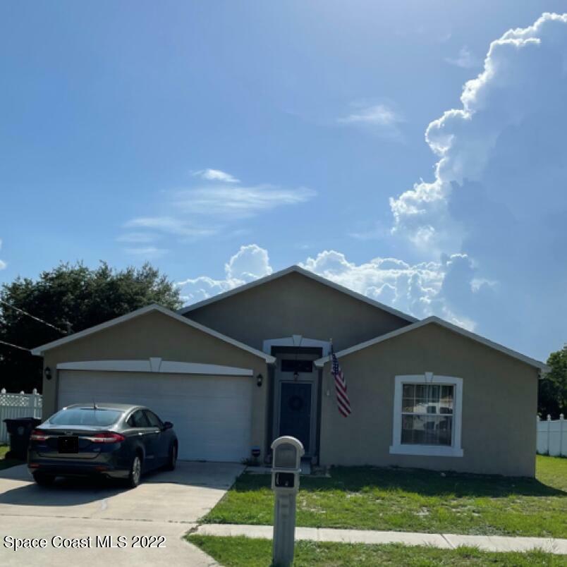 Property Photo: 1010 Lundy Drive FL 32796