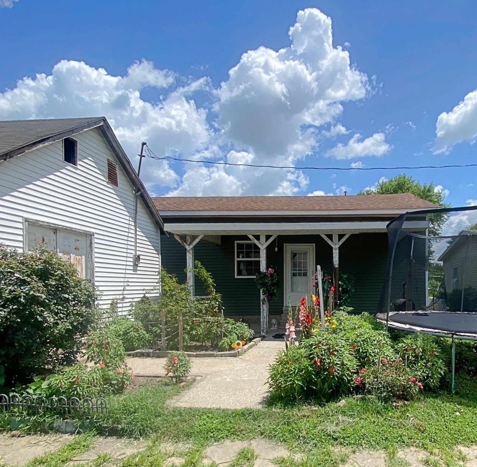 Property Photo:  1615 McCormick Avenue  IN 47501 