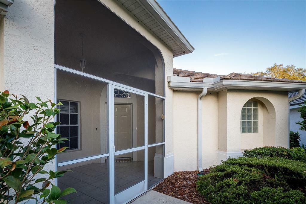 Property Photo: 2762 Golf Lake Drive FL 33566