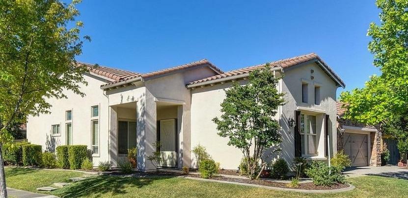 Property Photo: 2581 Heritage Park Lane CA 95835