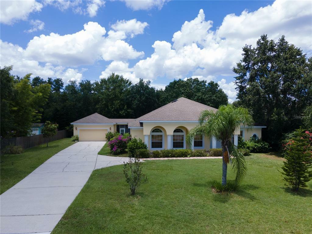 Property Photo:  2551 Shortleaf Court  FL 34746 