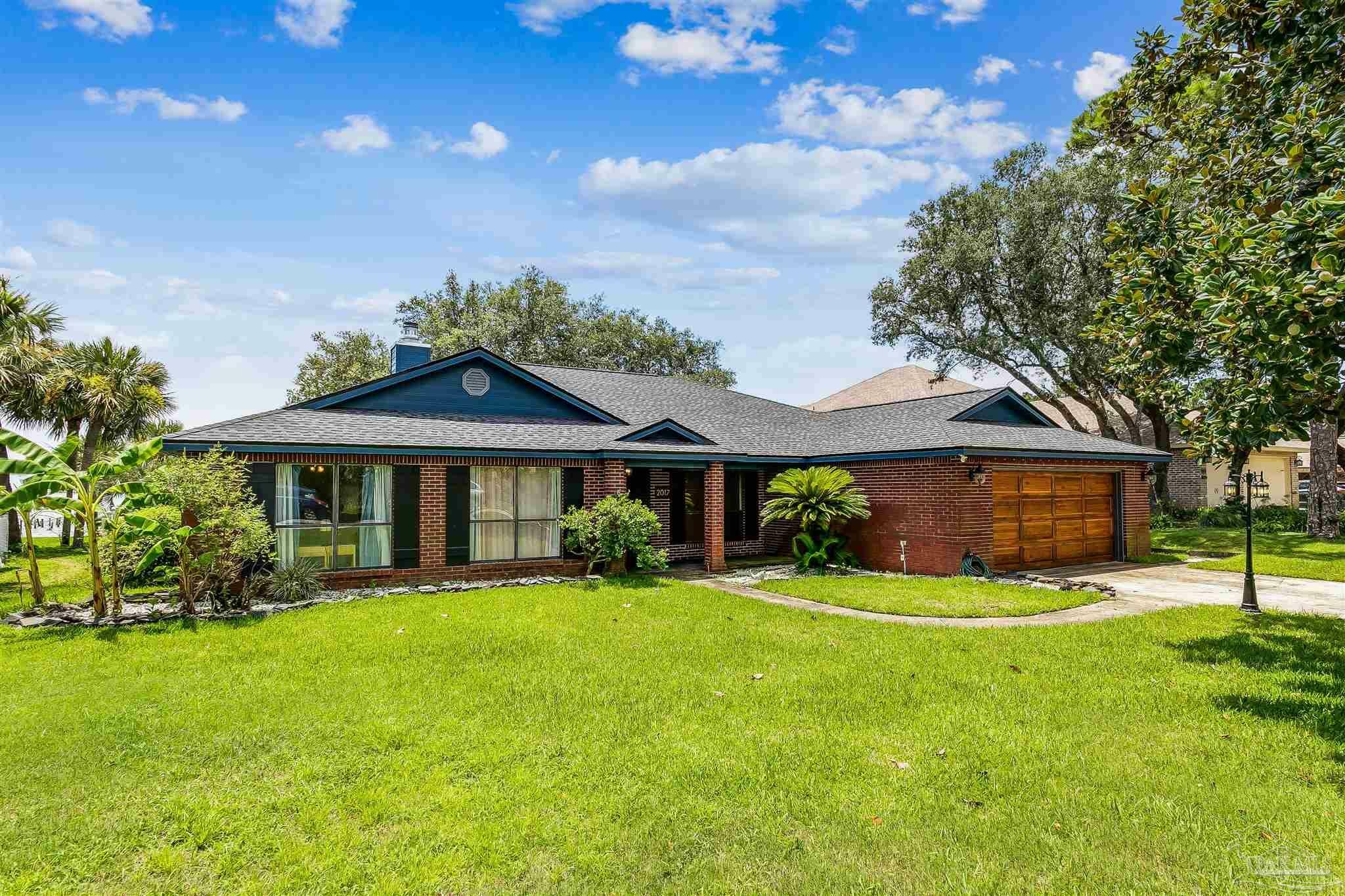 Property Photo:  2017 Jessica Way  FL 32566 