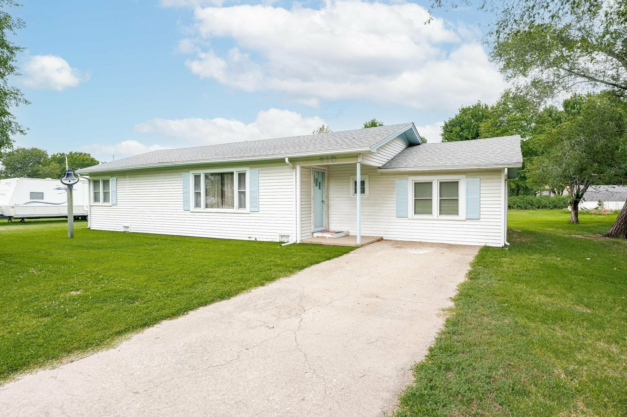 Property Photo:  710 S Fair St  KS 67152 