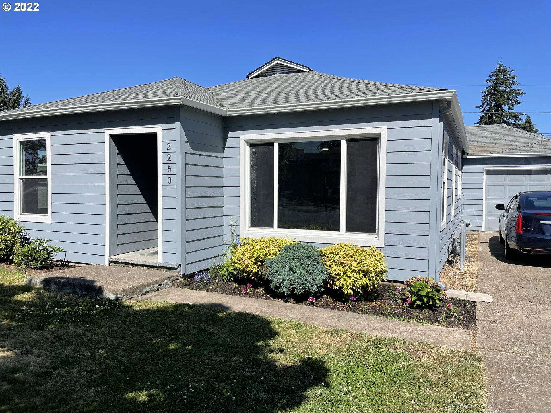 Property Photo: 2260 Broadway St OR 97301