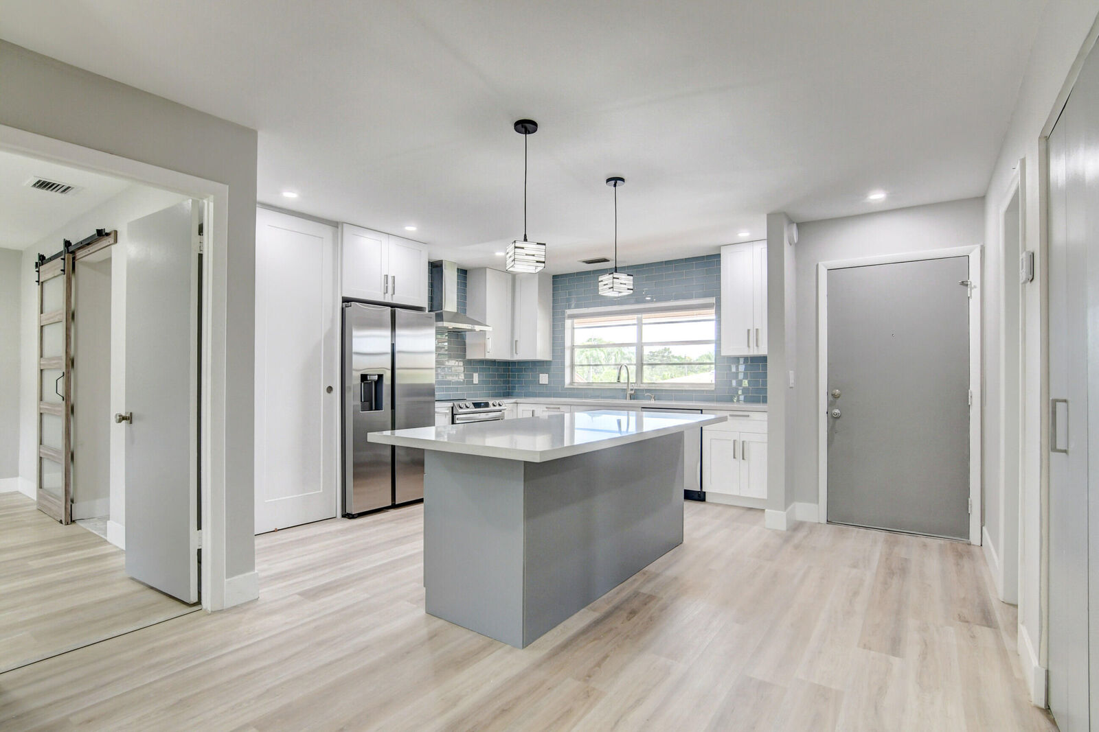Property Photo: 13937 Royal Palm Court B FL 33484