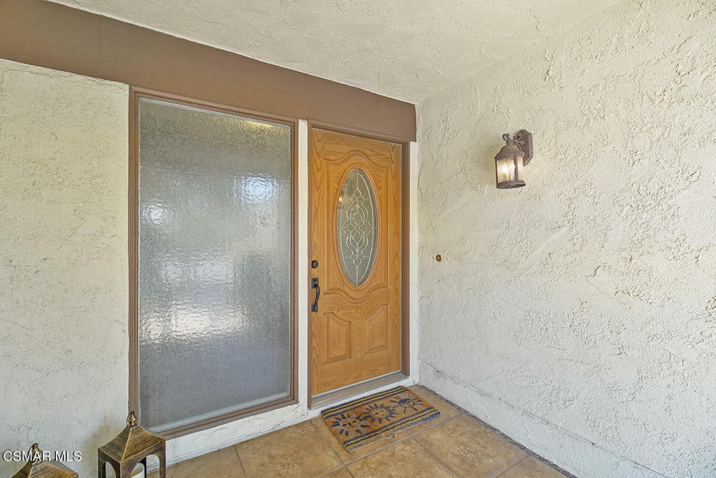 Property Photo:  623 Kendale Lane  CA 91360 