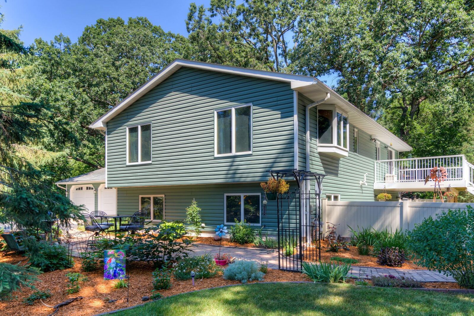 Property Photo:  665 Quality Lane N  MN 55043 