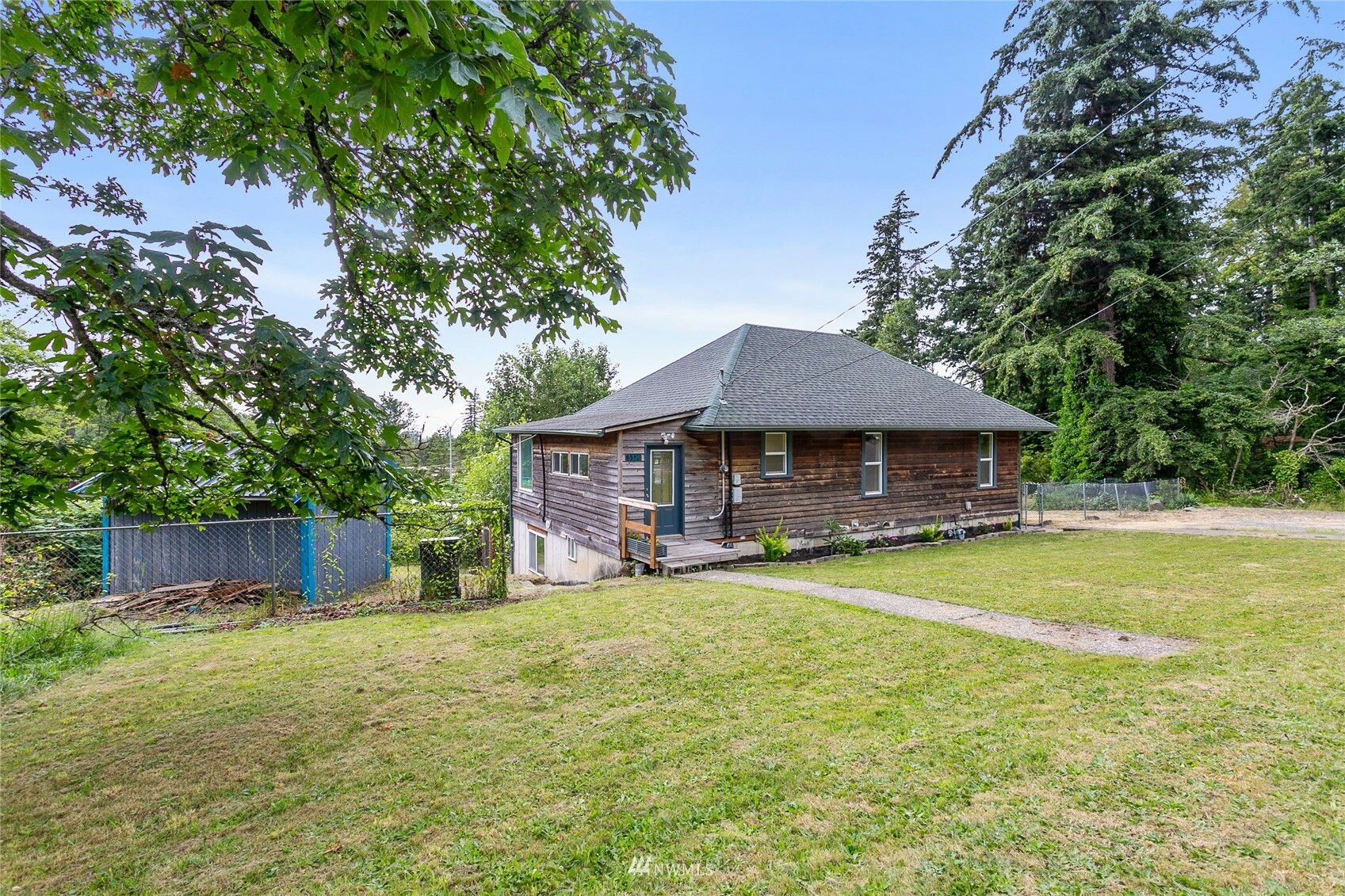 Property Photo: 3320 Lindsay Avenue WA 98229