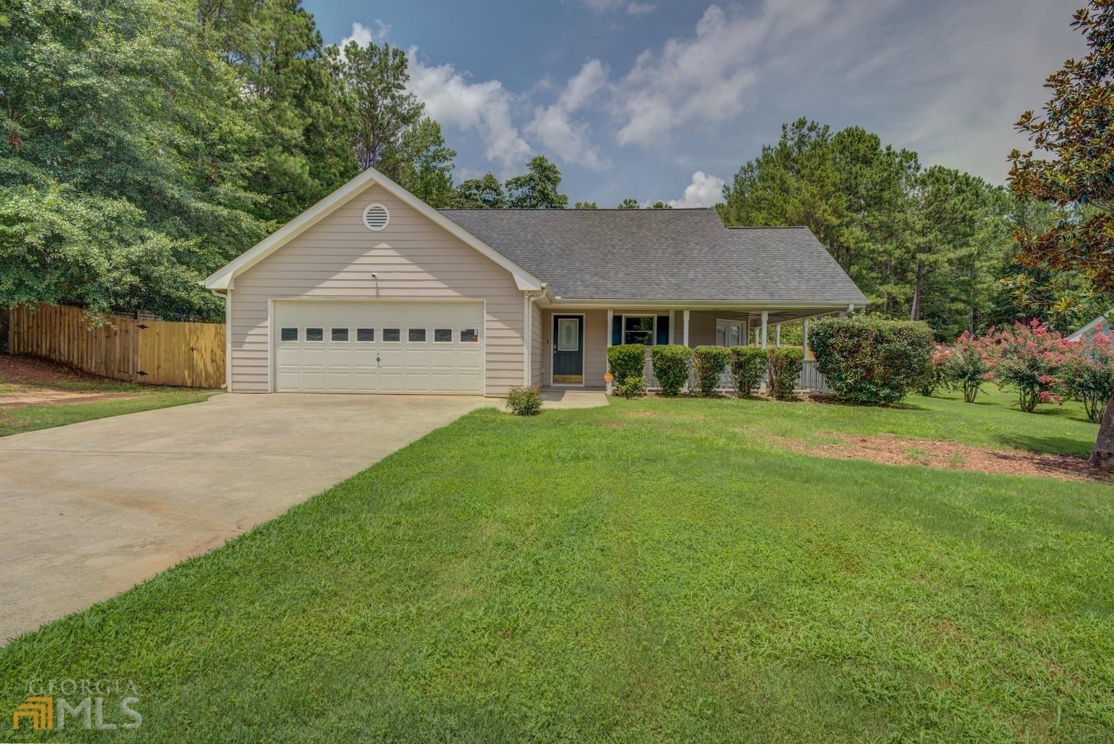 Property Photo:  35 Creekstone Court  GA 30016 