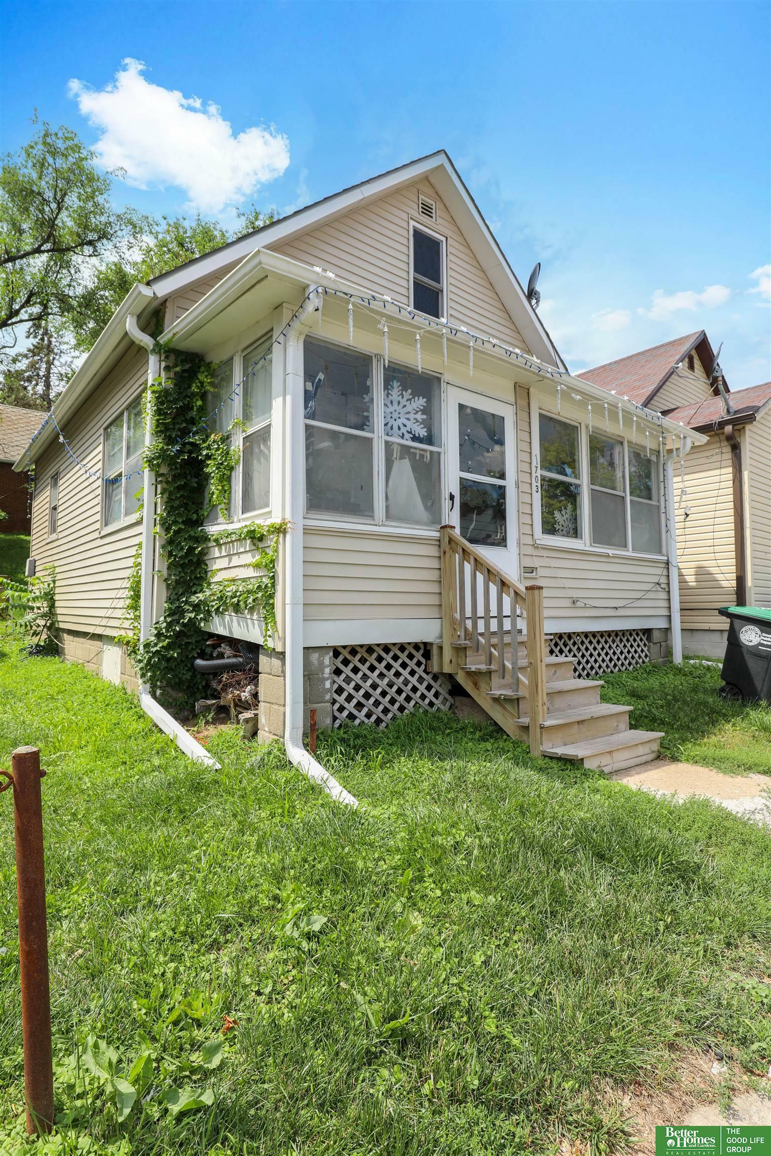 Property Photo:  1703 Missouri  NE 68107 