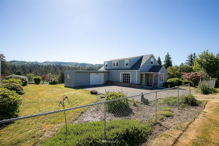 Property Photo:  2626 Bench Drive  WA 98520 