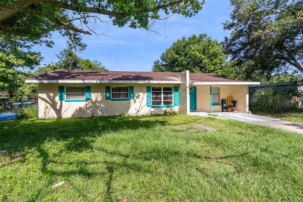 Property Photo: 2220 Savoy Drive FL 32808