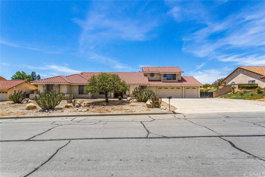 Property Photo:  11161 Aldren Court  CA 92555 