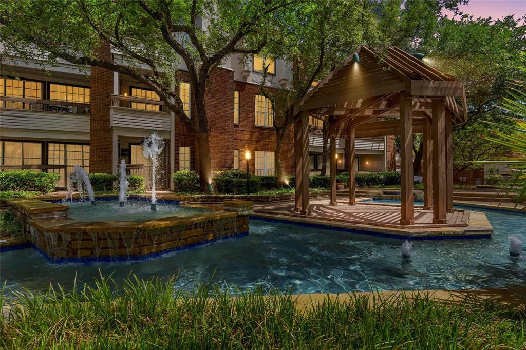 Property Photo:  1720 Green Oaks Boulevard 203  TX 76006 