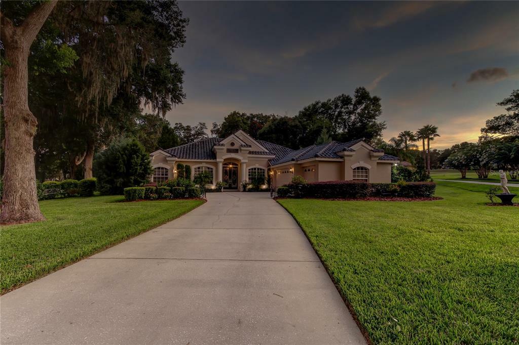 Property Photo:  12632 Oak Hollow Court  FL 33525 