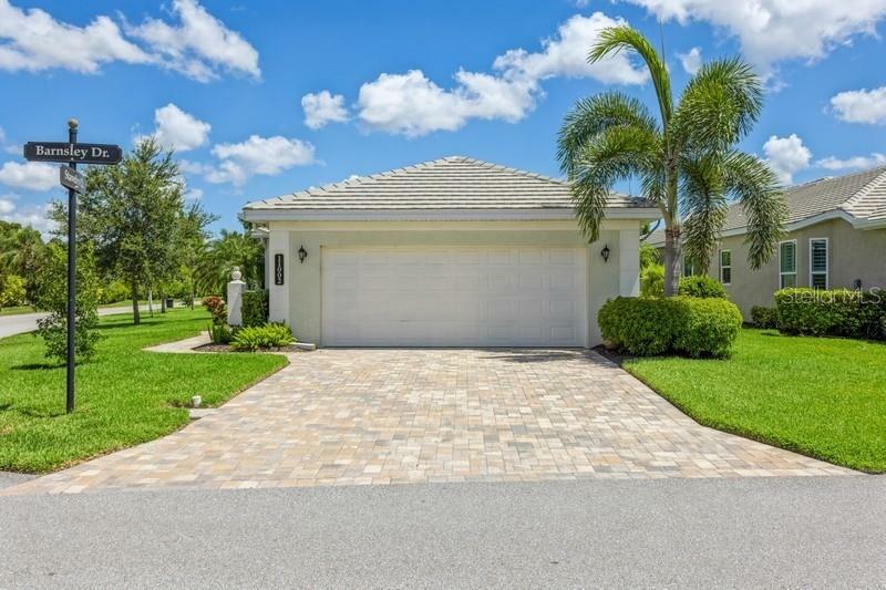 Property Photo:  11002 Barnsley Drive  FL 34293 