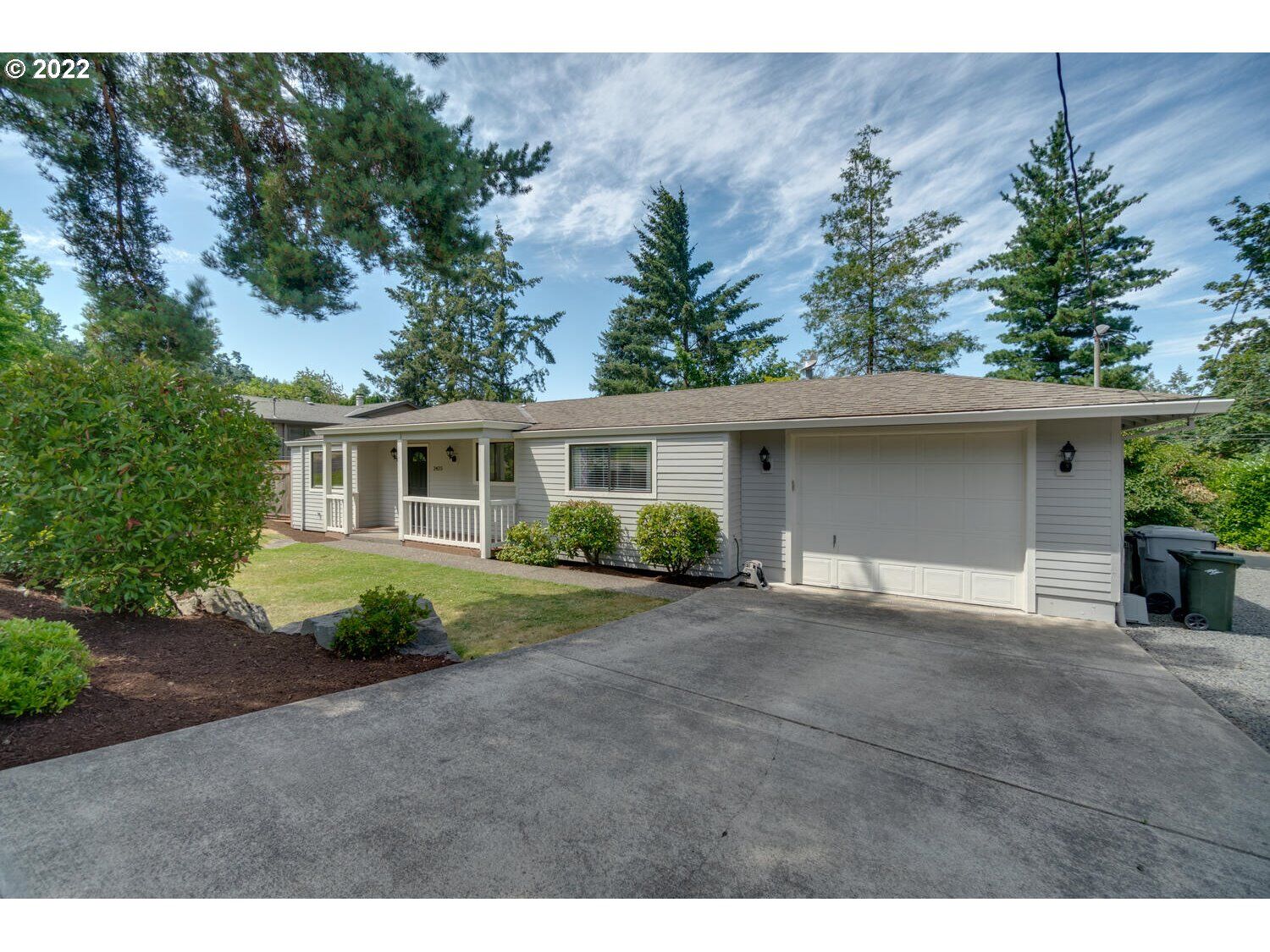 Property Photo:  2425 Hughes Dr  OR 97068 