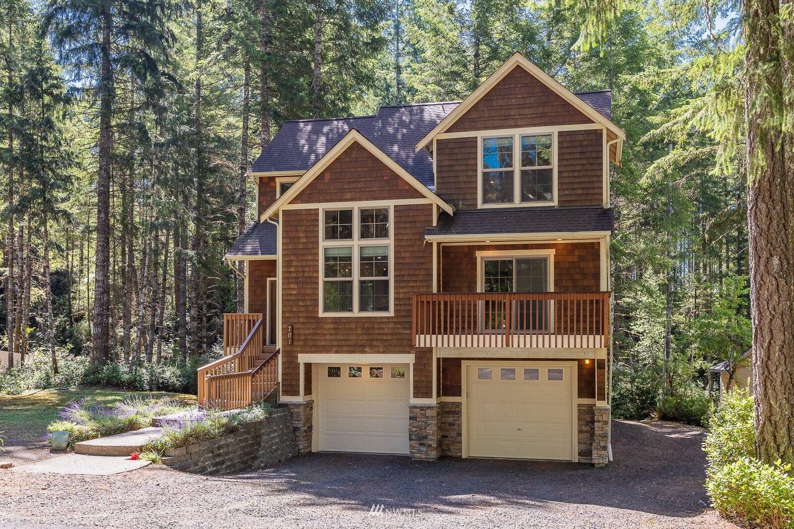 Property Photo: 701 E Vine Maple Lane WA 98592