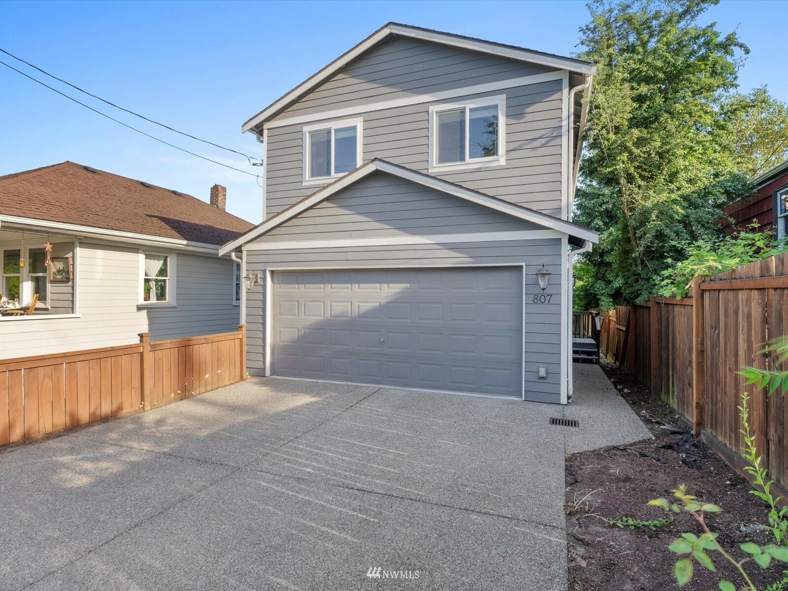 Property Photo:  807 S Henderson Street  WA 98108 