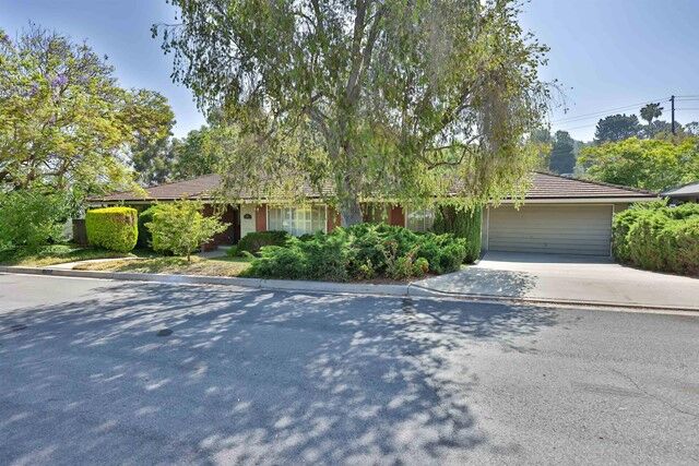 Property Photo: 1787 Avenida Cherylita CA 92020