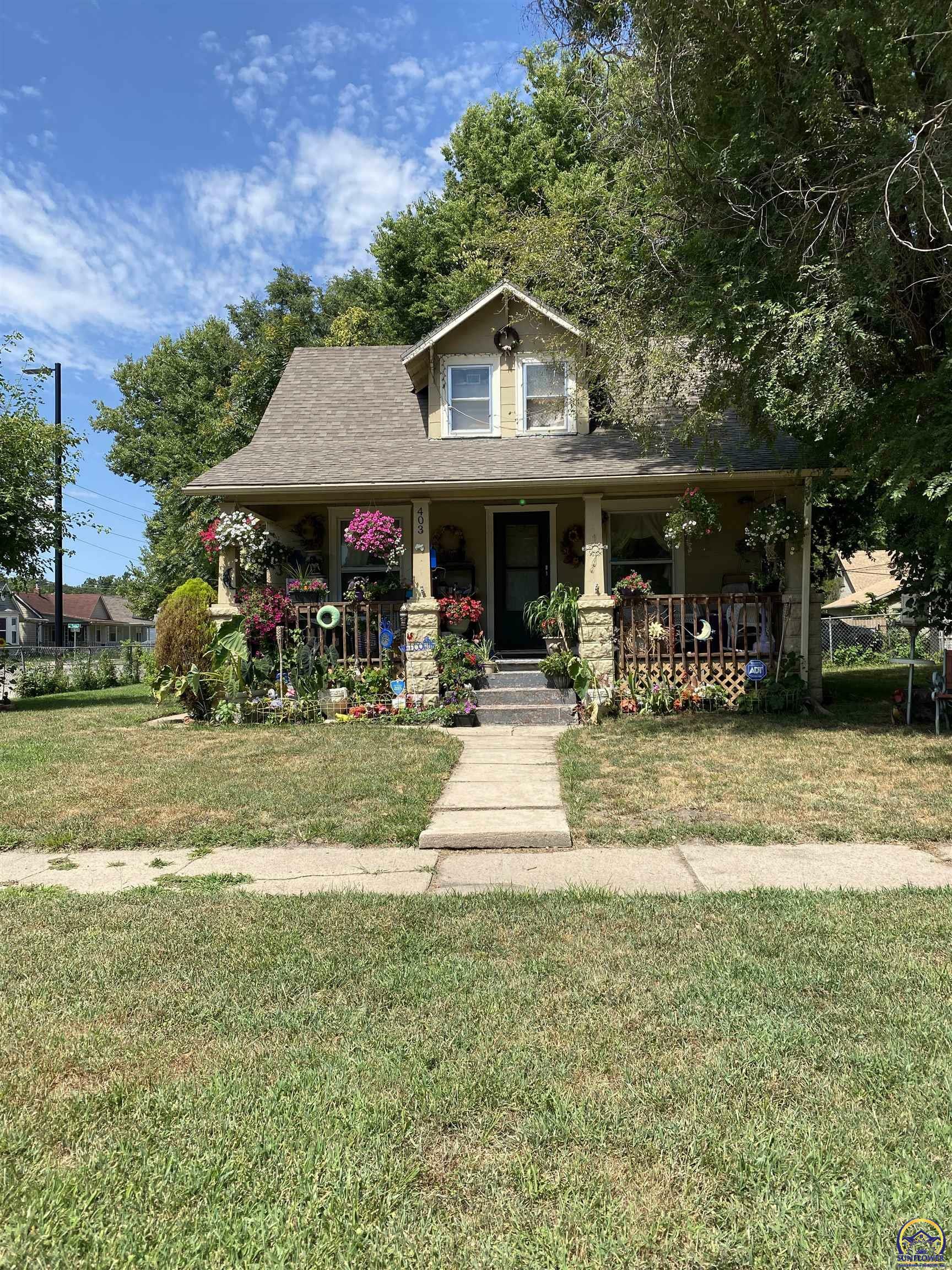 Property Photo:  403 NE Ohio Ave  KS 66616 