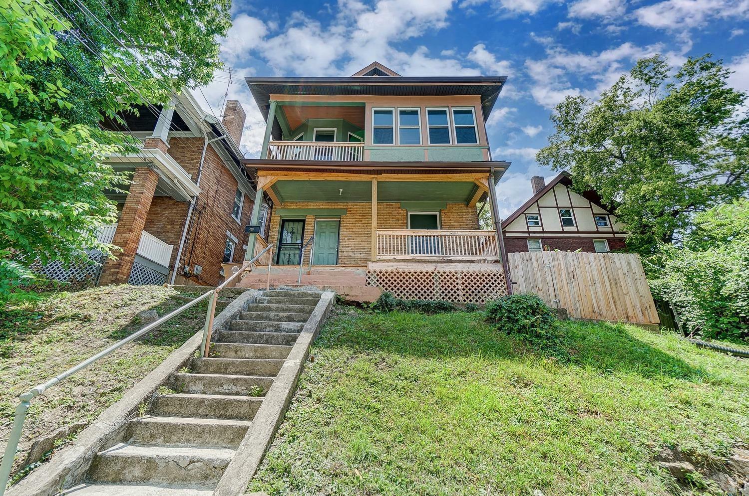 Property Photo: 1523 Dixmont Ave OH 45207